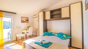 Pleasant apartment with garden & barbecue | Mountain view | Close to the beach - Image 3