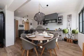 Agréable maison conviviale et familiale avec terrasse, barbecue et jardin | Vue jardin - Image 4