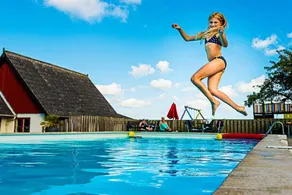 Agréable maison de vacances avec terrasse et jardin | Vue sur l'eau | Proche de la plage - Image 3