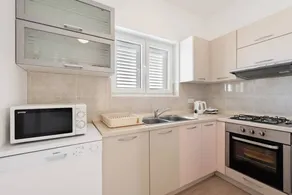 Fully equipped holiday apartment with pool | Dogs allowed - Image 3