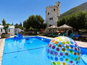 Merveilleuse maison conviviale et familiale avec piscine privée et jardin | Vue montagne | À côté de la plage | Idéale pour le télétravail | Avec animaux acceptés - Image 4