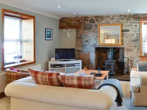 Family-friendly lovely cottage with garden | River view | Pet-friendly - Image 2