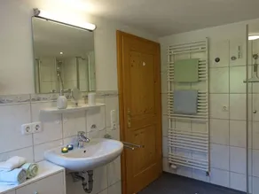 Atractivo apartamento vacacional apta para familias con jardín y terraza | Vistas al jardín - Image 5