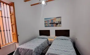 Holiday home with terrace - Image 2