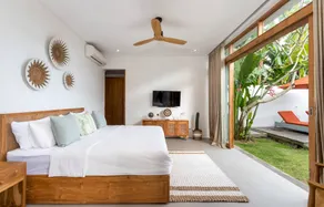 Villa with terrace, private pool & garden | Pool view - Image 4