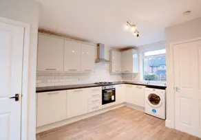Child-friendly house with garden | Pets are welcome - Image 4