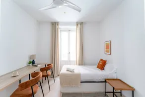 Chambre chez l'habitant | Proche Palais royal de Madrid - Image 4