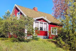 Holiday home with BBQ, terrace & garden - Image 2