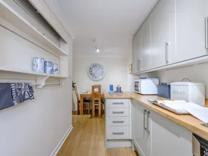 Cottage with garden - Image 4