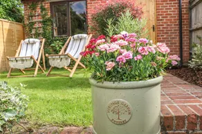 Cottage with garden & BBQ - Image 3