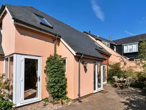 Holiday home with BBQ - Image 2