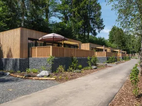Modern luxury with private bathrooms and spacious terrace - Image 3