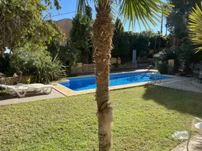 Charmant hébergement convivial et familial avec terrasse, jardin et piscine privée | Vue jardin | Avec animaux bienvenus - Image 5