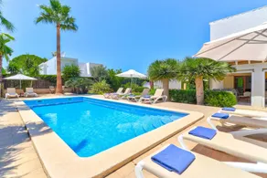 Villa with BBQ, private pool & garden - Image 2