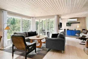 Holiday home with barbecue, jacuzzi & terrace - Image 2