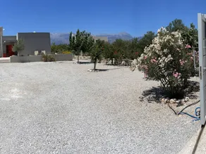 Holiday home with garden & pool - Image 3