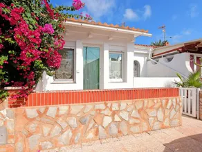 Wunderschönes Ferienhaus mit Terrasse und Pool | Neben dem Strand - Image 2