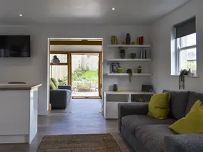 Cottage with garden & BBQ - Image 2