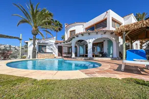 Maison avec piscine privée, barbecue et jacuzzi - Image 3