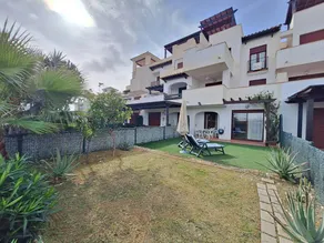 Wohnung mit Pool und Garten - Image 2