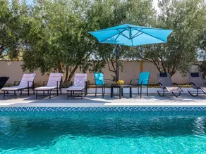 Villa with private pool, terrace & garden - Image 4