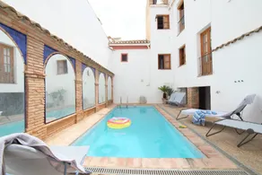 Fully equipped spacious flat with private pool, terrace & barbeque - Image 2