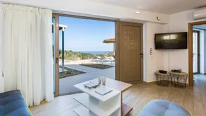Villa with terrace, private pool & barbecue - Image 2