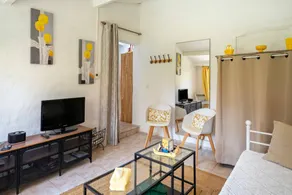 Petite house 'Ostau Flor' with shared pool, private terrace, and Wi-Fi - Image 4