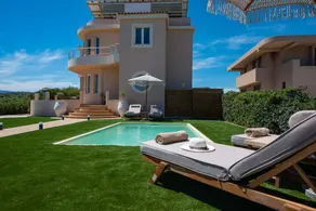 Villa con barbacoa, jardín y piscina privada | Vistas al jardín - Image 5