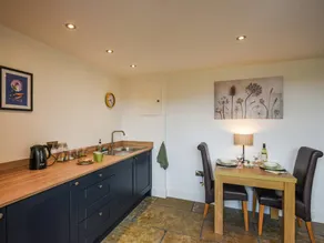 Encantadora casa rural apta para familias con jardín - Image 4