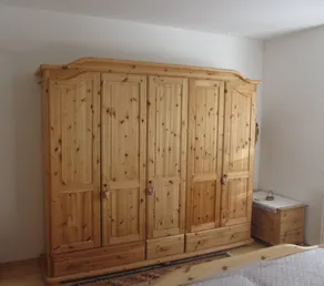 Flat with terrace & garden - Image 3