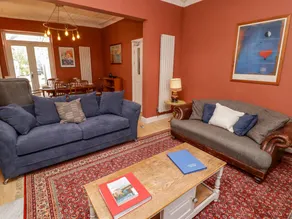 Cottage with garden - Image 2