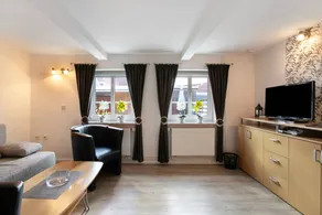 Apartment 'Ketelsens Ferienwohnung' with Private Garden, Balcony and Wi-Fi - Image 3