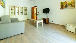 Holiday home with garden - Image 2