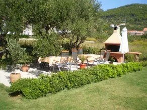 Apartamento vacacional con barbacoa, terraza y jardín - Image 5