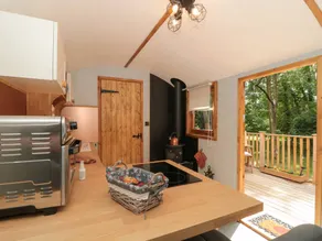 Cottage with garden - Image 4
