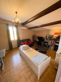 Charmant appartement de vacances avec terrasse, jardin et barbecue | Vue jardin - Image 2