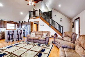 3 Bed 3 Bath Loft - Image 4