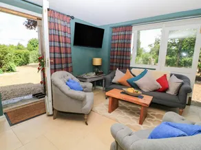 Child-friendly pleasant cottage with garden | Pets allowed - Image 4