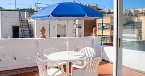 Flat with barbeque & terrace - Image 2