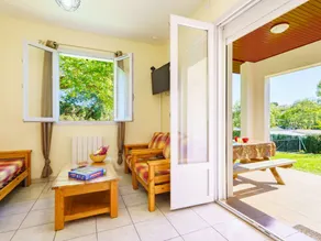 Holiday home with barbecue, terrace & pool - Image 5