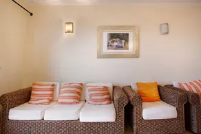 Holiday Home "Energia Dourada" with Sea View, Private Terrace & Wi-Fi - Image 5