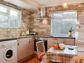 Cottage with garden - Image 4