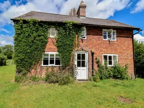 Fully equipped cottage with garden | Pets allowed - Image 2