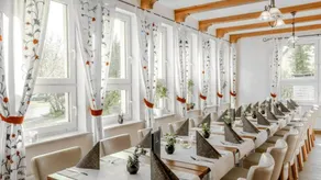 Apartment with terrace & garden - Image 4