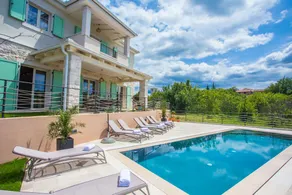 Family-oriented villa with terrace, garden & pool - Image 3