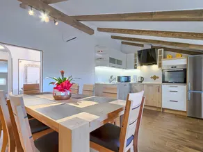Fully equipped apartment with garden, terrace & private pool - Image 4