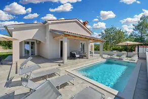 Villa mit Grill, Terrasse und Pool - Image 4
