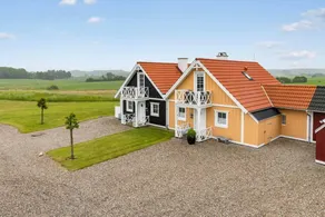 House with sauna, barbeque & terrace - Image 2