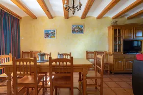 House with private pool, terrace & garden | Mountain view - Image 4